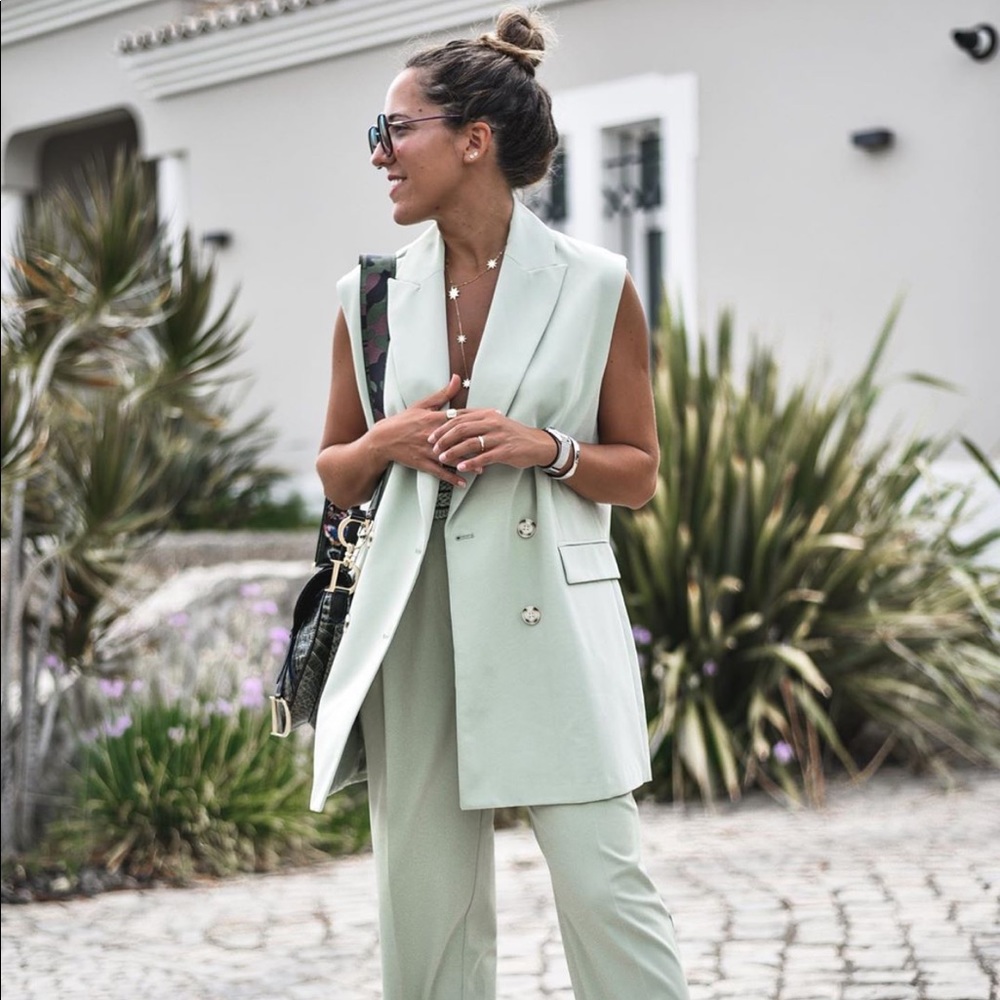 Bloggers favorite Zara suit vest set